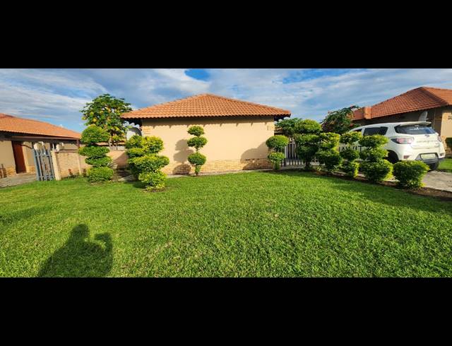 3 BEDROOM HOUSE FOR SALE IN WATERKLOOF HILL ESTATE